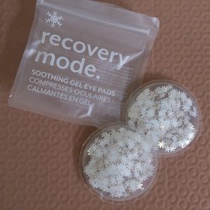 Gel eye pads